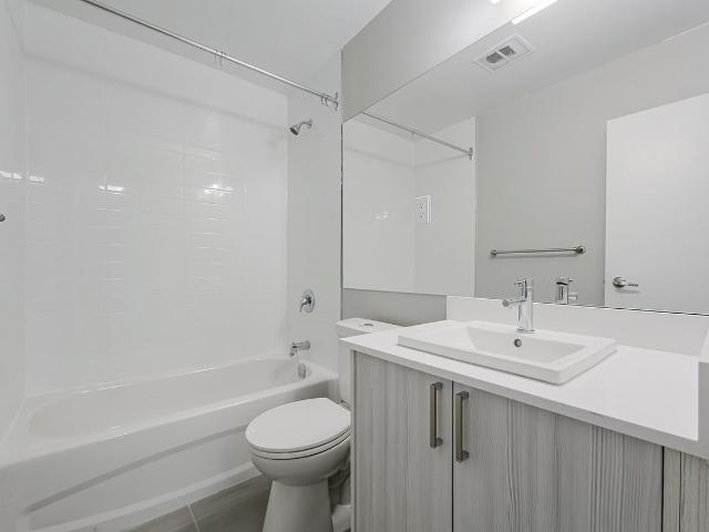 Bedford Towers 1 Bedroom Apartment for Rent at 3171 Bathurst St, Toronto, ON M6A 2B1 Nortown