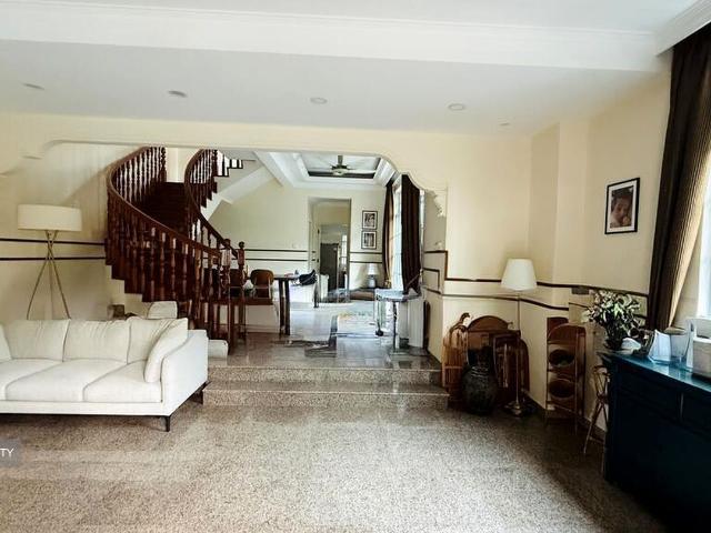 Bedok Avenue D16, Semi