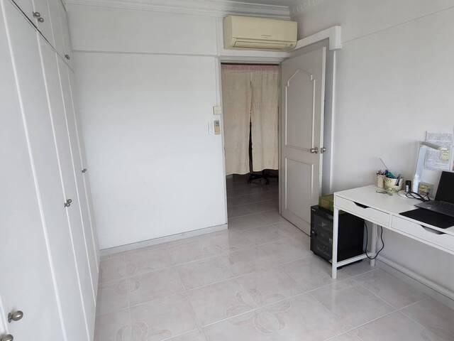 Bedok South Room Rental | Furnished Common Room with Aircon & WIFI
