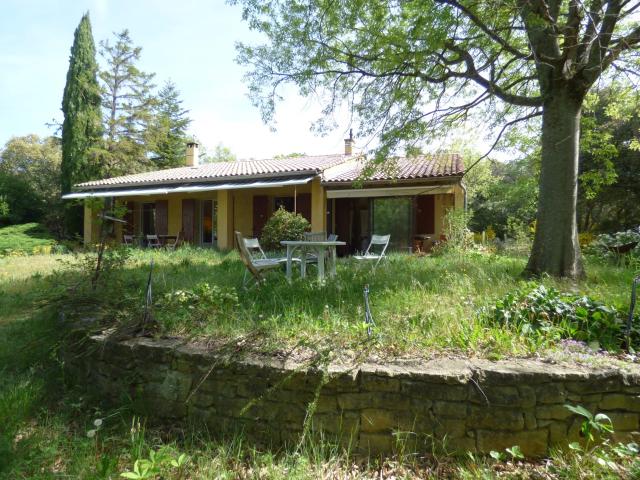BEDOIN villa en campagne