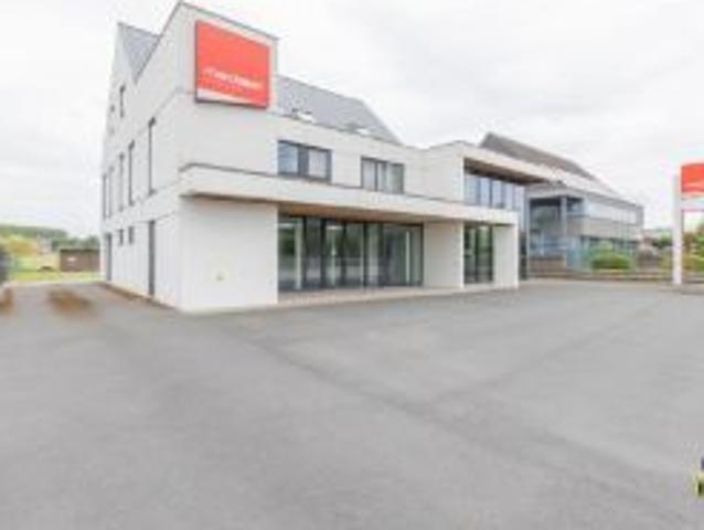 Bedrijfsvastgoed te huur in Huise 9750