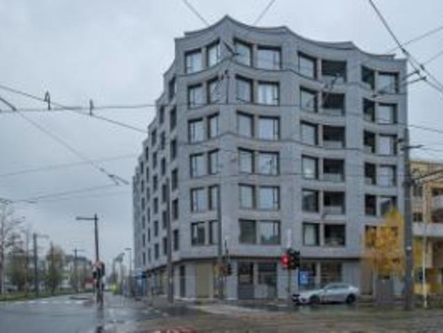 Bedrijfsvastgoed te koop in Antwerpen 2000