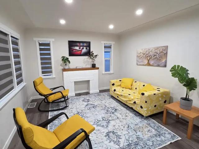 Bedroom Main at Mckernan near LRT Station
