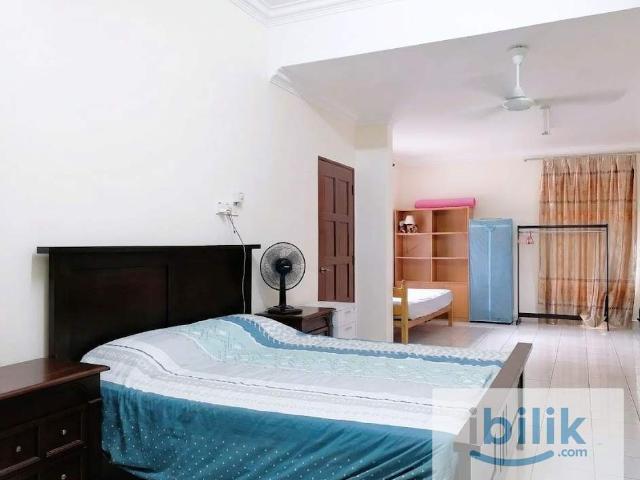 Bedroom Extended big size, Fully furnished, Personal used bathroom @ Bukit Rahman Putra, Sungai Buloh for Rent