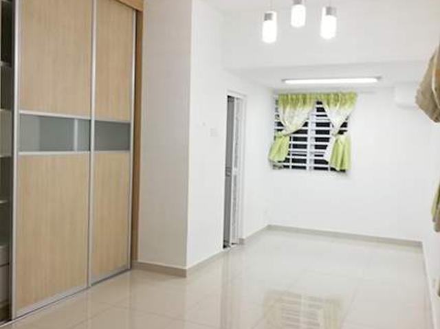 Bedroom Extended Size + Air cond @ Bukit Rahman Putra, Sungai Buloh for Rent