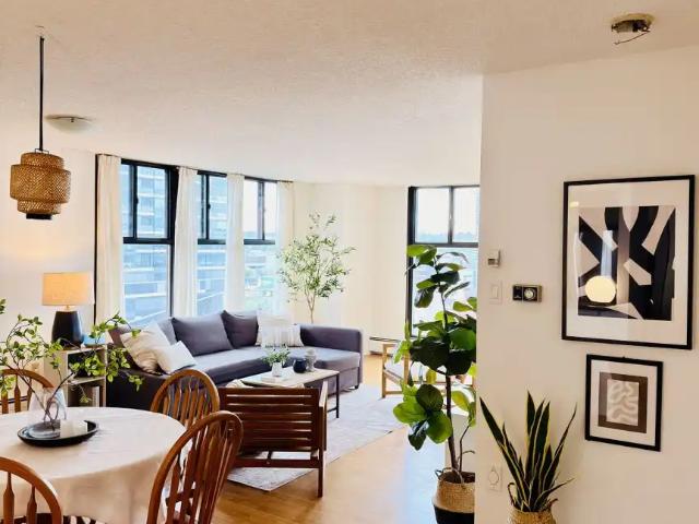 Bedroom for Rent in a Beautifully Furnished 2 Bed, 2 Bath Downtown Condo