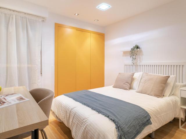 Bedroom for rent in Alfonso El Sabio 27 II, Alicante