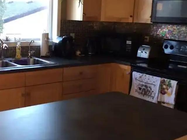 Bedroom for rent in Panorama Hills available now