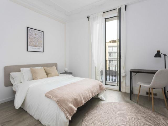 Bedroom for rent in Pelai 50 3 1, Barcelona