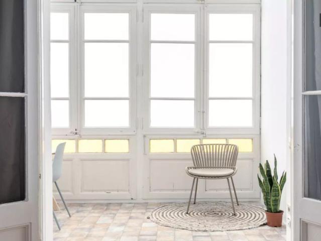 Bedroom for rent in shared apartment in Gracia