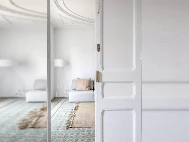 Bedroom for rent in shared apartment in Gracia