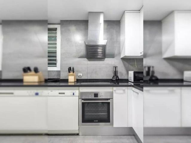 Bedroom for rent in shared apartment in Sagrada Familia