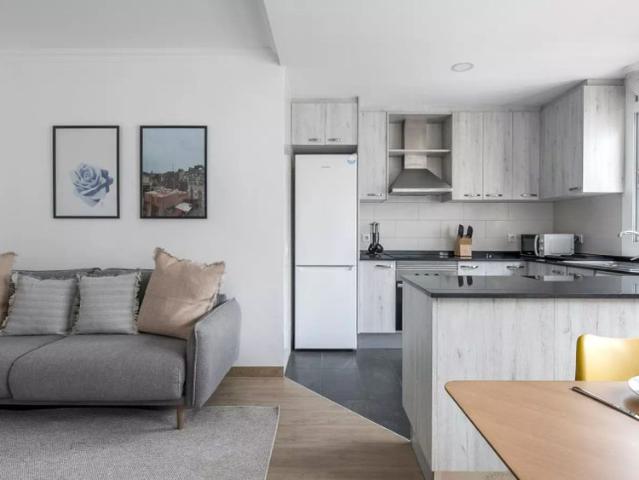 Bedroom for rent in shared apartment in Sagrada Familia