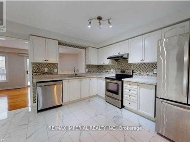 Bedroom 1 55 Sassafras Circle, Vaughan, ON, L4J 8M7 house for lease | Listing ID N13225 | Royal LePage