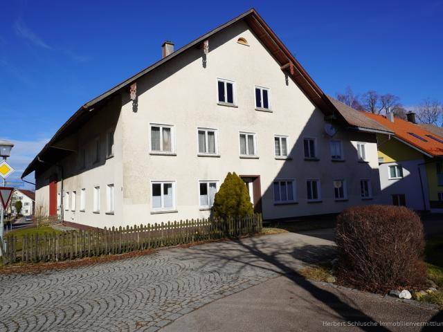 Beeindruckende große preisgünstige große Hofstelle für Wohnen, Betriebstätte, Lager im Markt Altusried