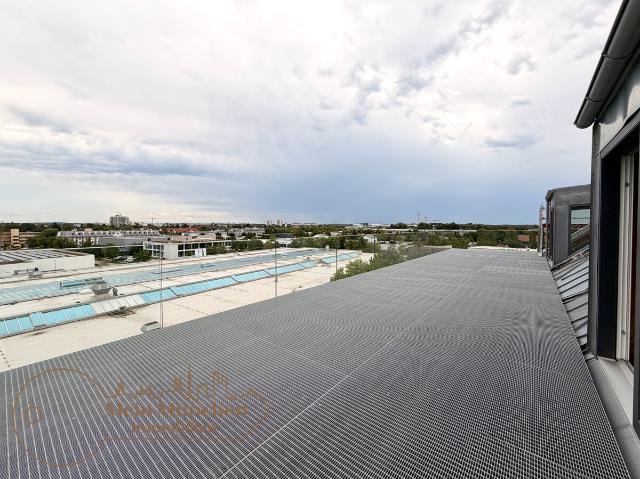Befristet bis 31.04.2028: Repräsentative Dachgeschosswohnung mit großzügiger Dachterrasse