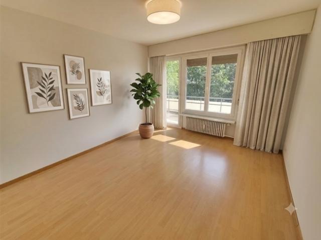 Befristet Helles Wohntraum Juwel mit Balkon ca. 1,5 J
