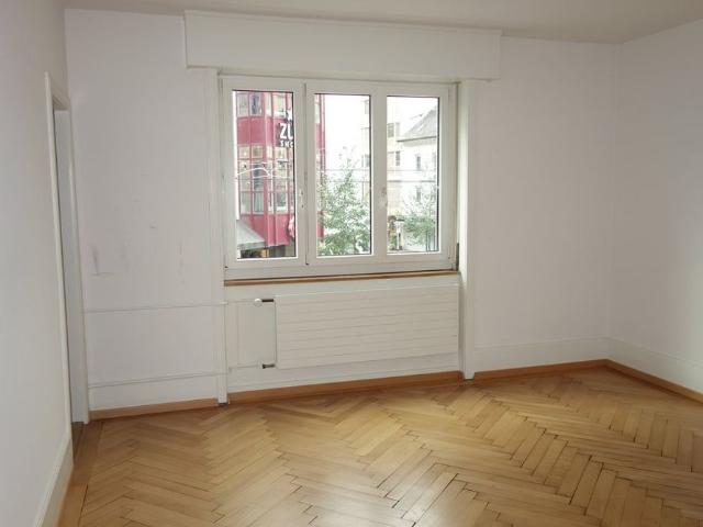 Befristete charmante Wohnung unmittelbar beim Bahnhof Zürich Oerlikon