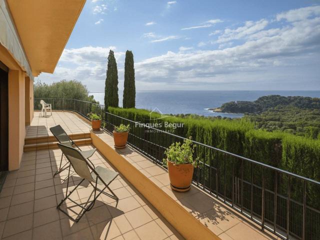 Begur, Exclusiva casa con espectaculares vistas al mar en Ai. 307m² Begur