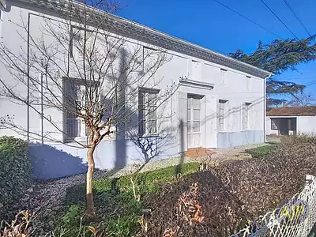 Bégadan 33340 Achat / Vente maison 6 pièces t6 au dernier étage cave