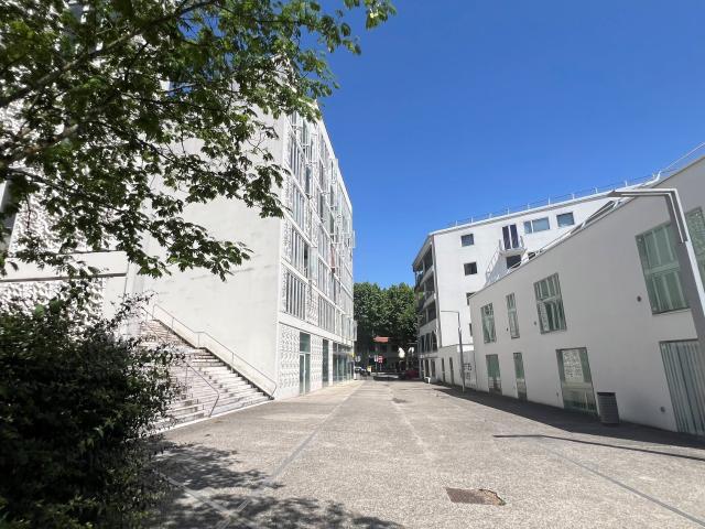 BEGLES APPARTEMENT TYPE 3 AVEC BALCON ET PARKING SECURISE