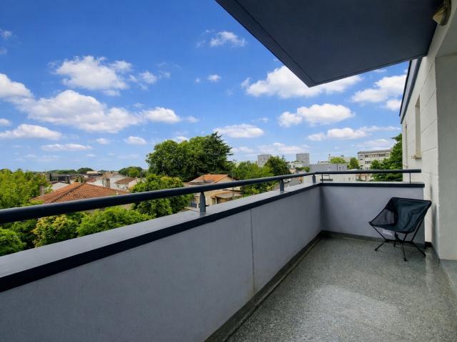 BEGLES ARGOUS T3 Rénové avec terrasse