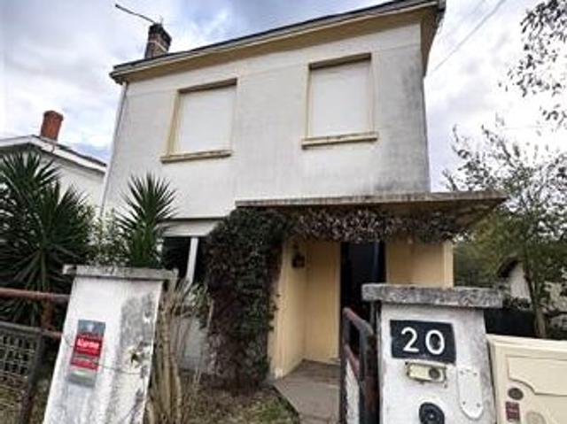 Bègles secteur Sembat Maison à rénover avec 5 chambres / dépendance / terrain 506 m2
