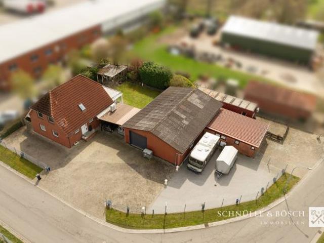 Beheizte Gewerbehalle mit Wohnhaus in Ahlerstedt