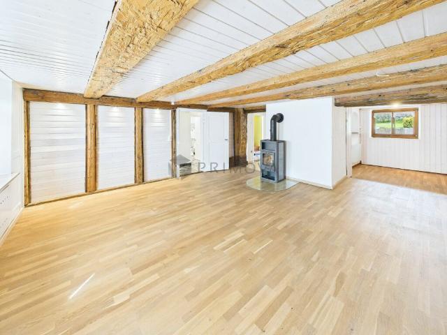 Beidseitig angebautes Bauernhaus sucht neuen Besitzer!