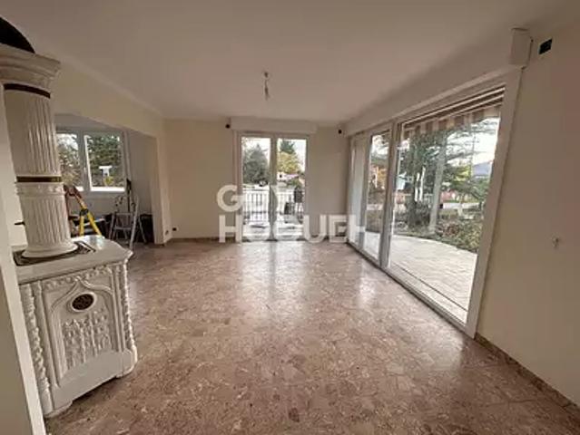 Beire le Châtel 21310 Location maison 5 pièces t5 au dernier étage terrasse