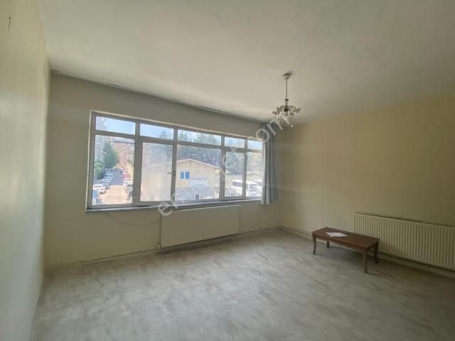Bekara Aileye Uygun Bayrampaşa Orta Mahalleside Uygur Caddesinde 1+1/75m2/1. Kat /kiralık Daire