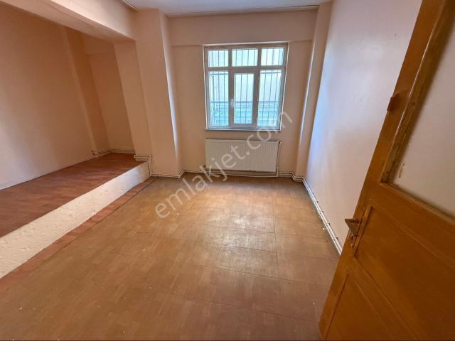 Bekara Uygun Tümev Karşısında Kiralık 3+1 Yüksek Giriş
