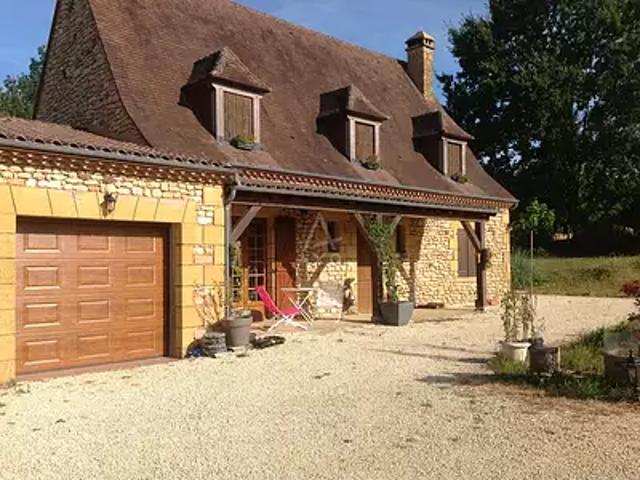 Belvès 24170 Achat / Vente maison 5 pièces t5 au dernier étage piscine