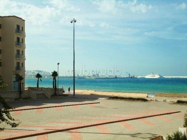 Bel appart par jour en pleine corniche