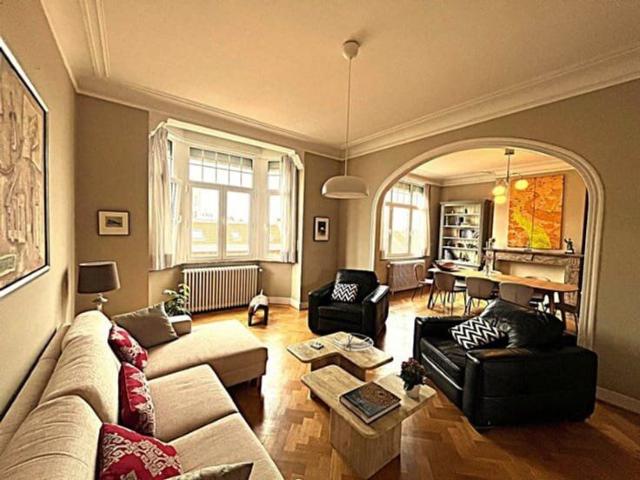 Bel appart. 3 chambres + chambre de service Qu. Europ