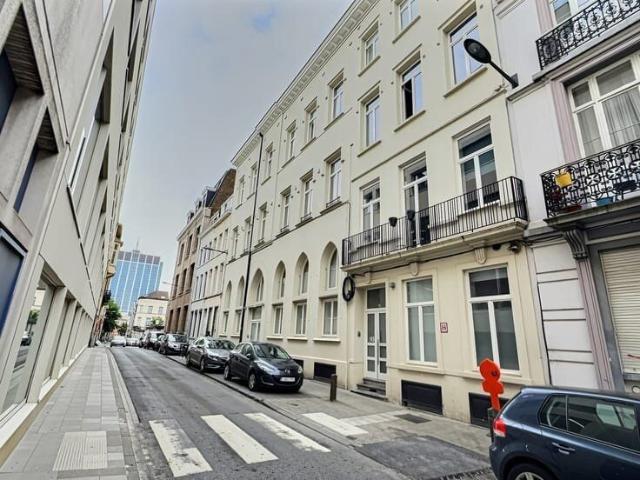 Bel appartement 3 chambres meublé de ± 108 m² avec terrasse
