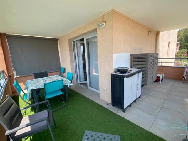 Bel appartement 3 pièces avec terrasse à Bormes les Mimosas