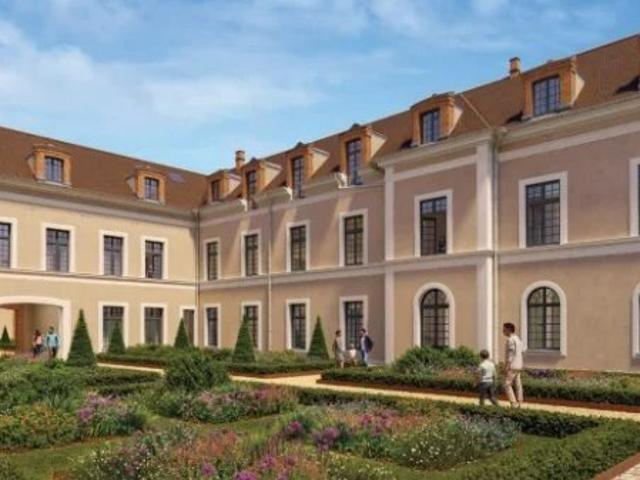 Bel appartement 3 pièces dans un ancien bâtiment XVIIème réhabil