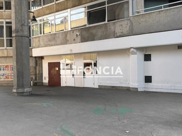 Bel appartement 3 pièces de 63.08 m² idéalement situé à Évry Courcouronnes, à quelques pas de la gare