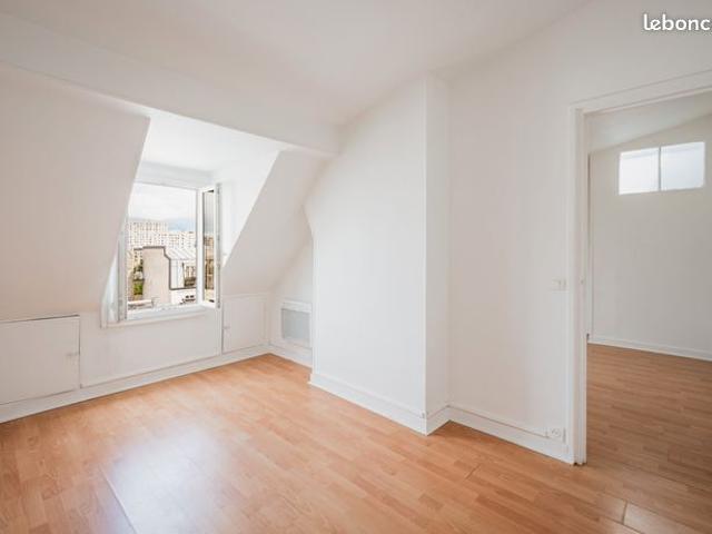 Bel appartement 3 pièces traversant calme et lumineux absence de vis à vis
