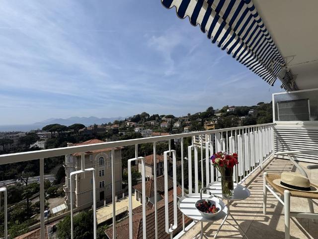 Bel Appartement 3P Entierement Renove Avec Magnifique Vue Me. 66m² Cannes