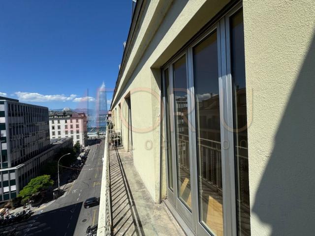 Bel appartement 4.5 pièces aux Eaux Vives /!\ pas d'ascenseur