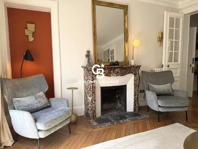 Bel appartement 4 pièces de 111m², à deux pas du Palais Royal, d