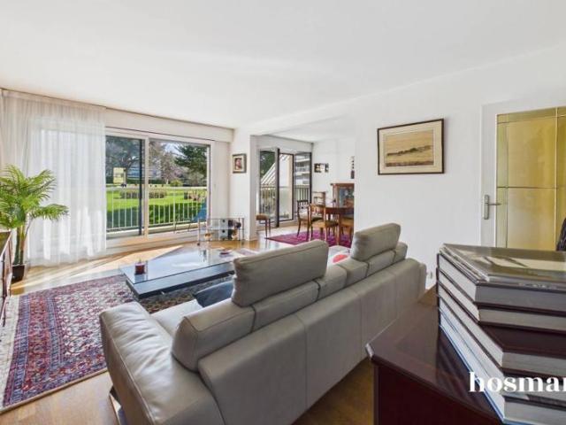 Bel appartement 5 pièces de 102 m² traversant avec balcon et vue dégagée Rue Jean de la Bruyère, Versailles