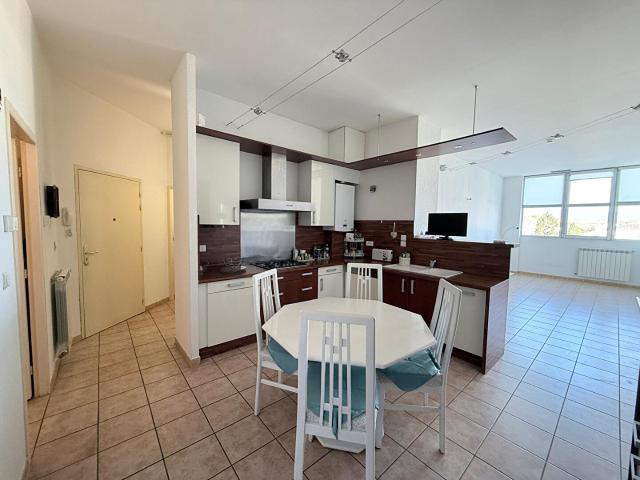Bel appartement 81m2 résidence sécurisée à Carpentras