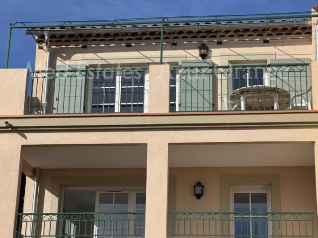 Appartement neuf de 3 chambres dans le village de Grimaud