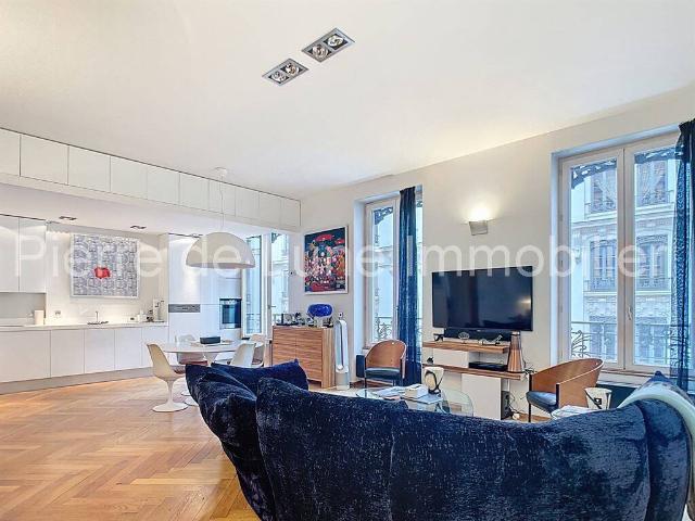 Bel appartement contemporain de type 3 de 103 m2, au cœur du 1er