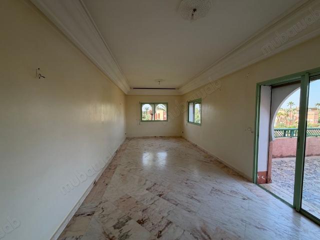 Bel appartement à vendre à Ennakhil Palmeraie. Grande superficie de 135 m². Résidence avec gardien, grande piscine