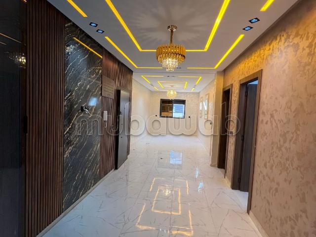Bel appartement à vendre à Maghrib Arabi. 3 belles chambres