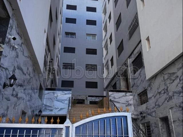 Bel appartement à vendre dans le quartier de Bankiran. 2 excellentes chambres. Meublé